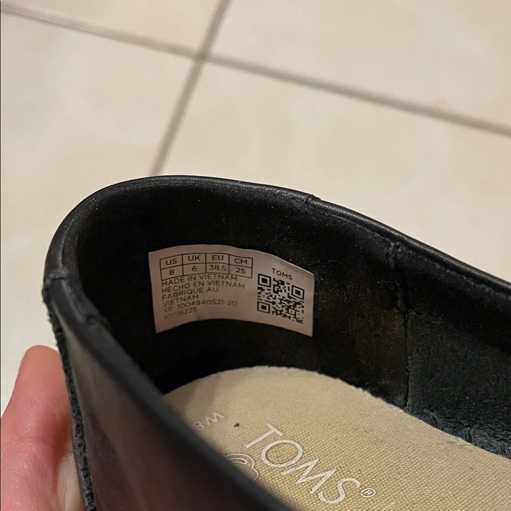 Toms Women's Black Leather Slip-On Loafers - Picture 8 of 8